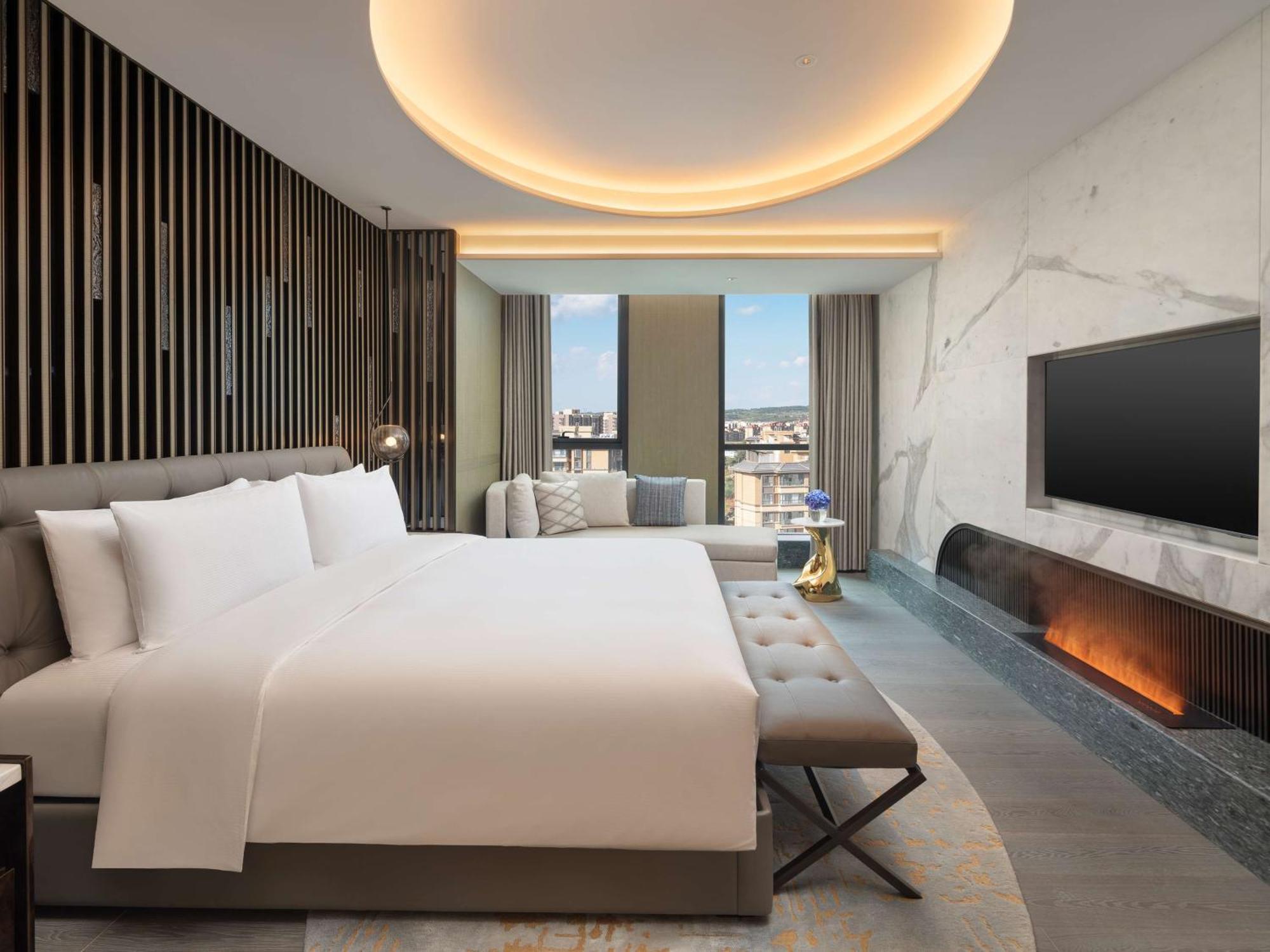 Hotel Doubletree By Hilton Kunming Airport Exterior foto