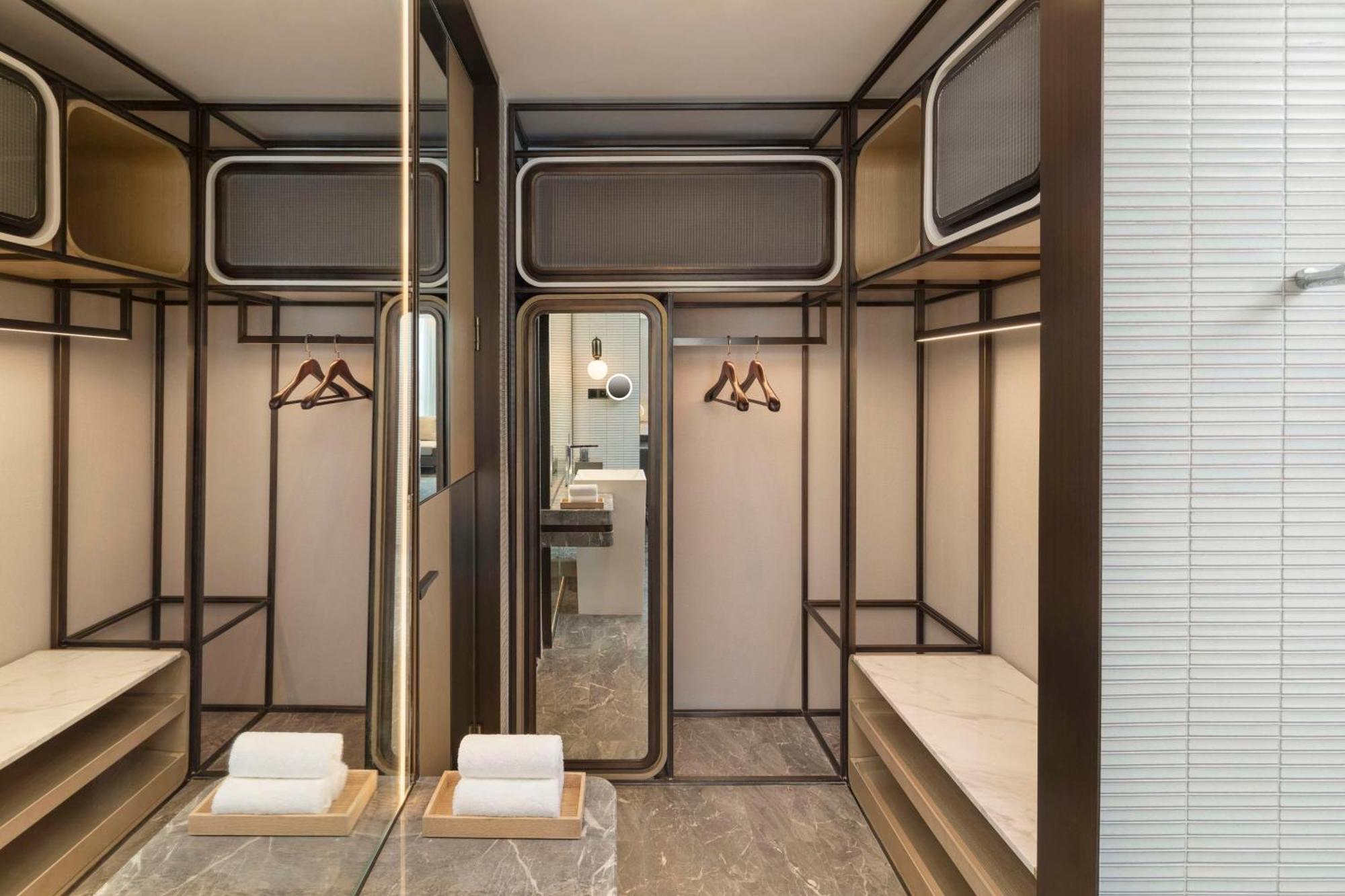 Hotel Doubletree By Hilton Kunming Airport Exterior foto