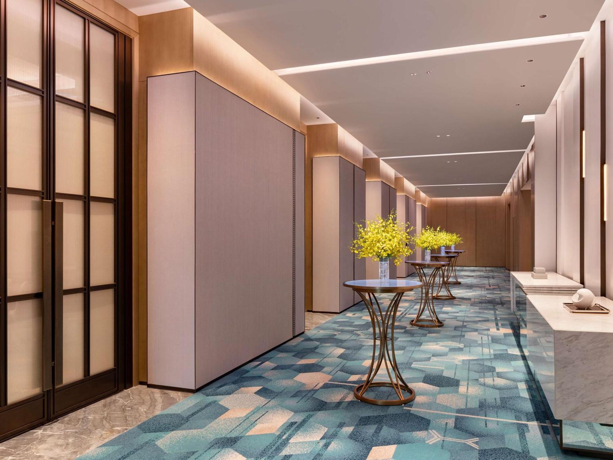 Hotel Doubletree By Hilton Kunming Airport Exterior foto