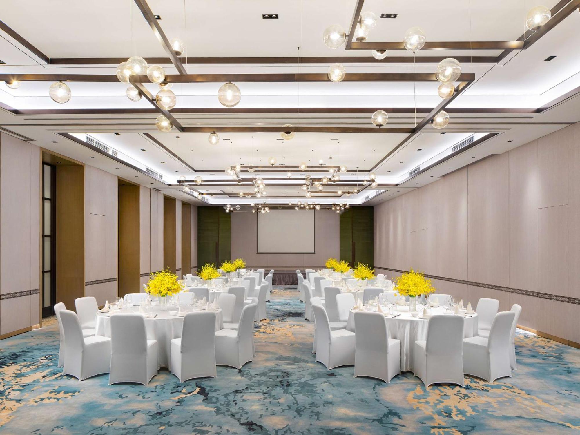 Hotel Doubletree By Hilton Kunming Airport Exterior foto