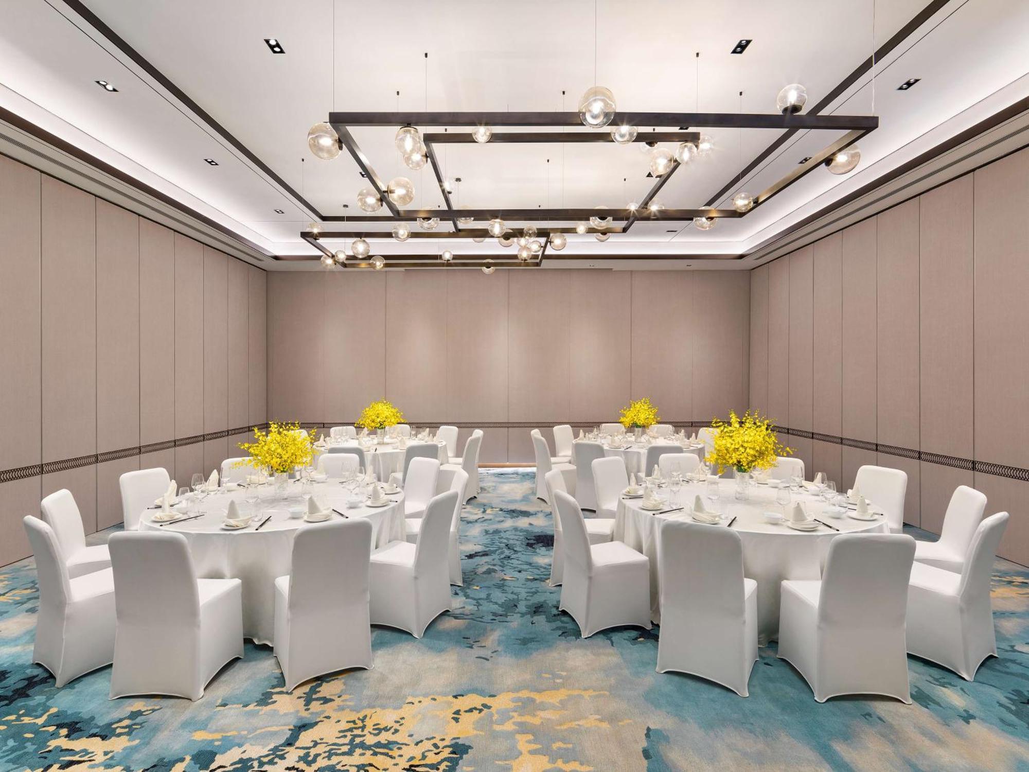 Hotel Doubletree By Hilton Kunming Airport Exterior foto