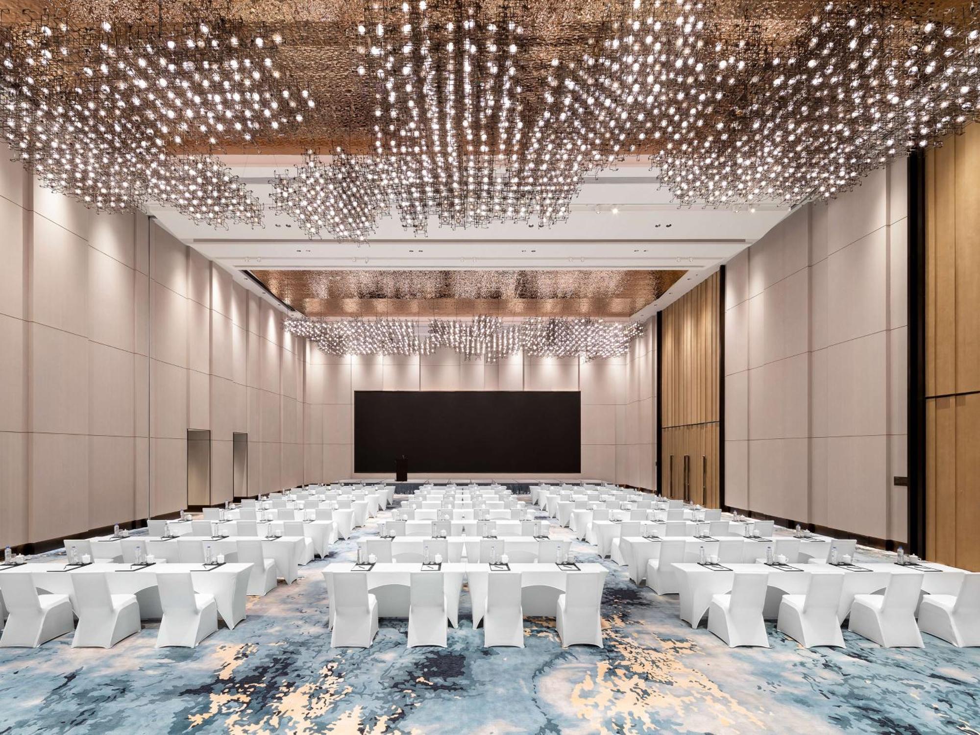 Hotel Doubletree By Hilton Kunming Airport Exterior foto