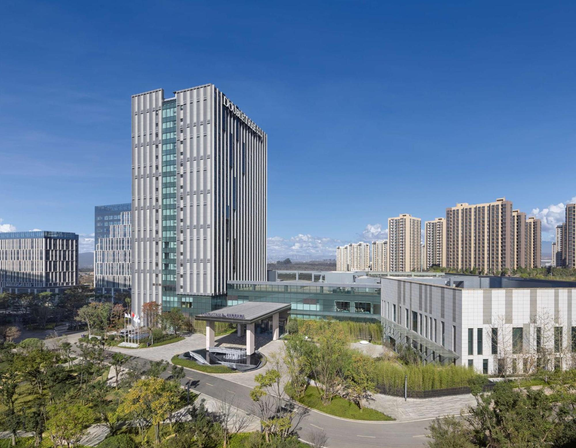 Hotel Doubletree By Hilton Kunming Airport Exterior foto