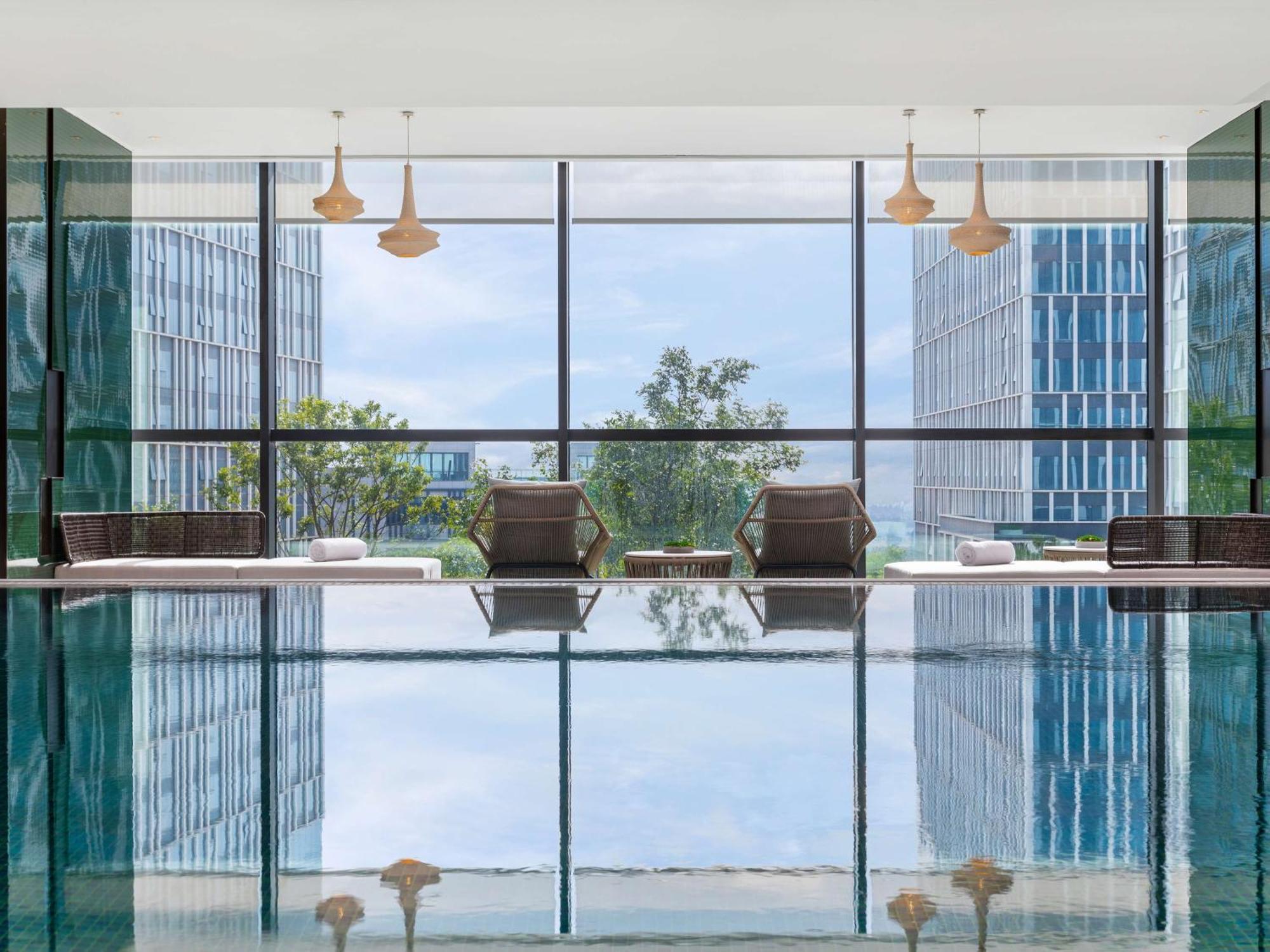 Hotel Doubletree By Hilton Kunming Airport Exterior foto